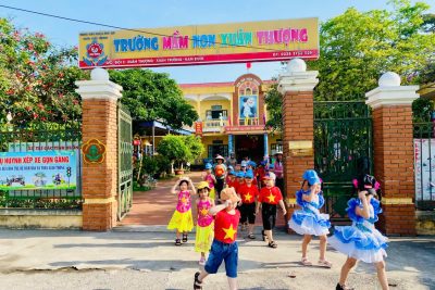Trường mầm non Xuân Thượng tổ chức cho trẻ 5-6 tuổi tham quan trường Tiểu học