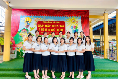 Trường Mầm non Xuân Thượng tổ chức gặp mặt – chia tay cô giáo Vũ Thị Nguyệt nghỉ hưu theo chế độ